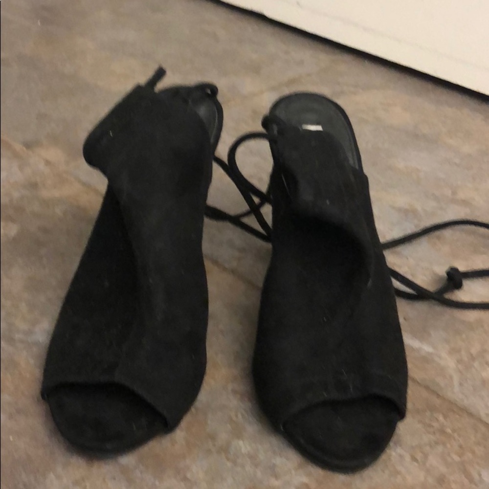 Ankle tie sexy sandal !